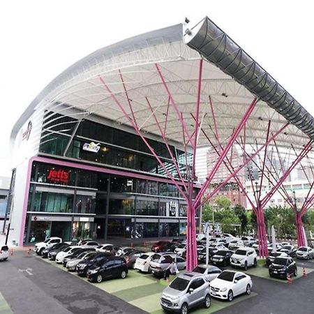 Siam Stadium Hostel Bangkok Eksteriør billede