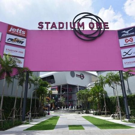 Siam Stadium Hostel Bangkok Eksteriør billede