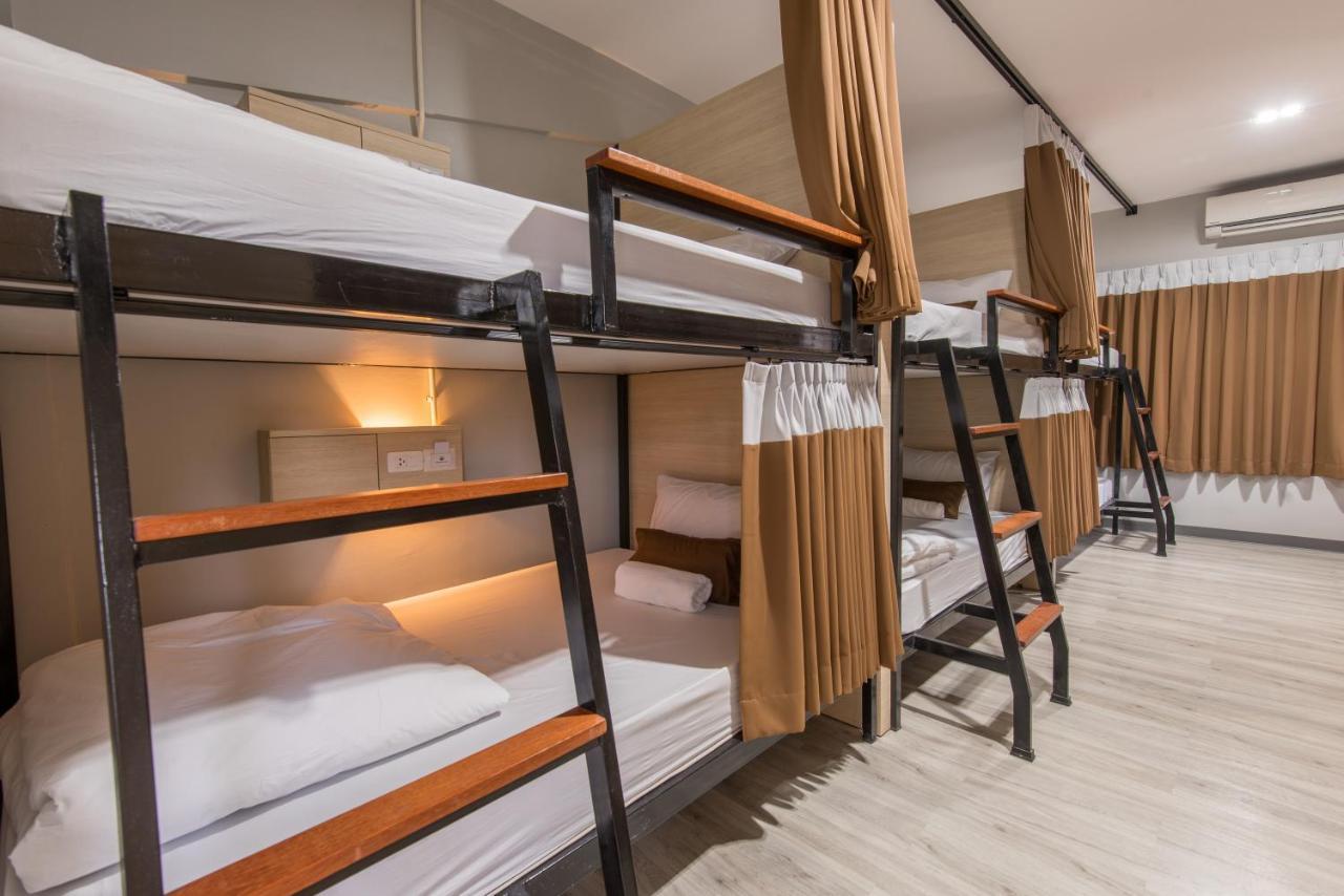 Siam Stadium Hostel Bangkok Eksteriør billede
