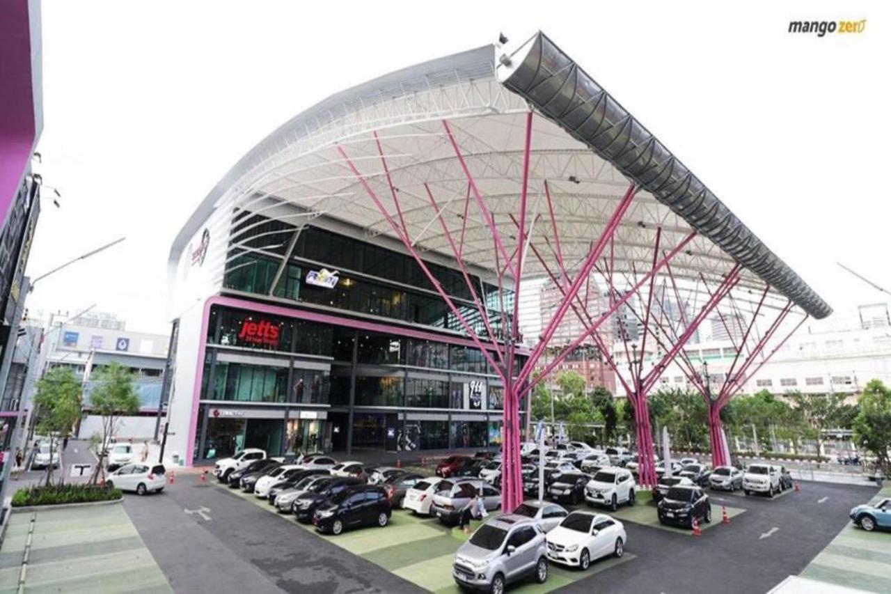 Siam Stadium Hostel Bangkok Eksteriør billede