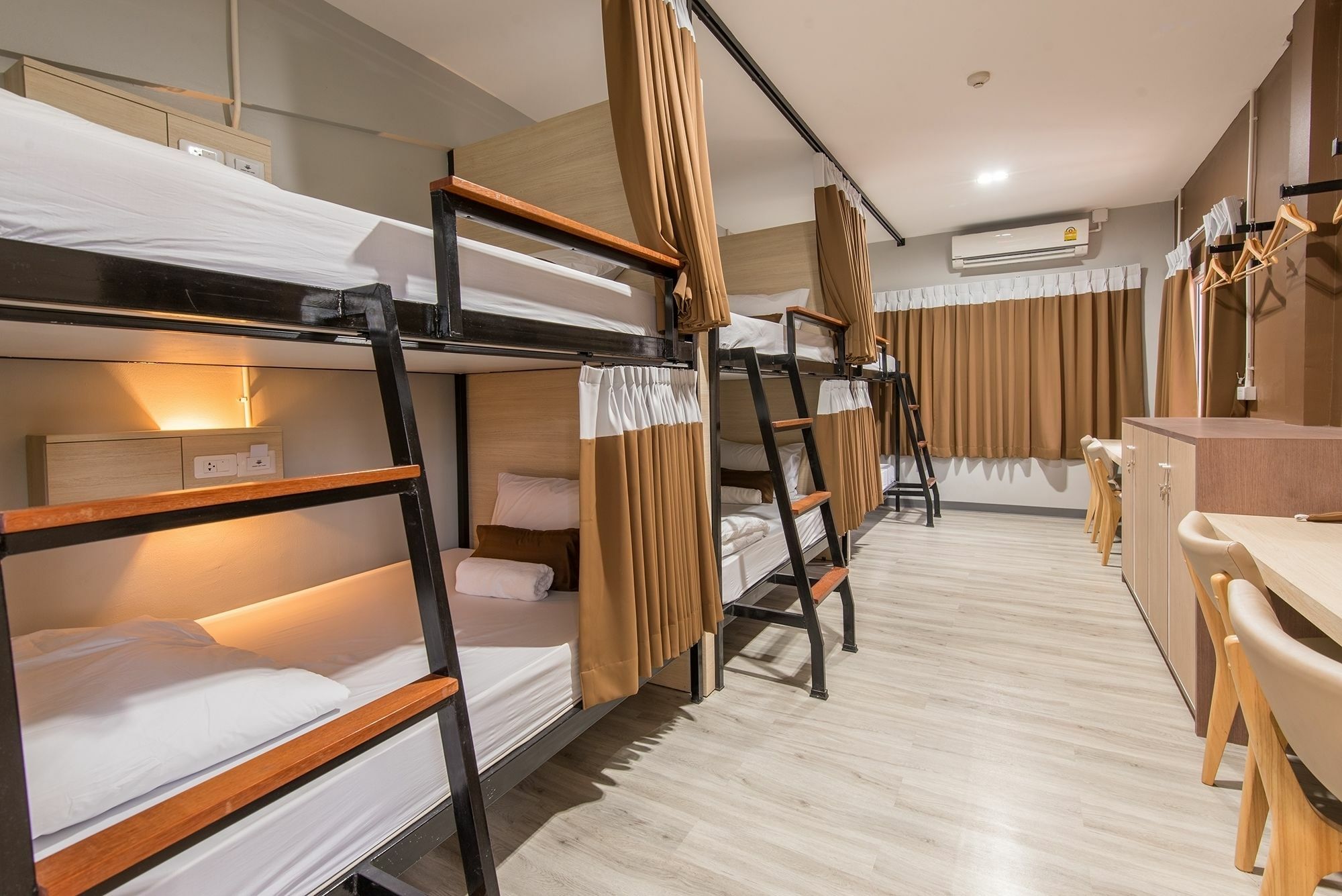 Siam Stadium Hostel Bangkok Eksteriør billede