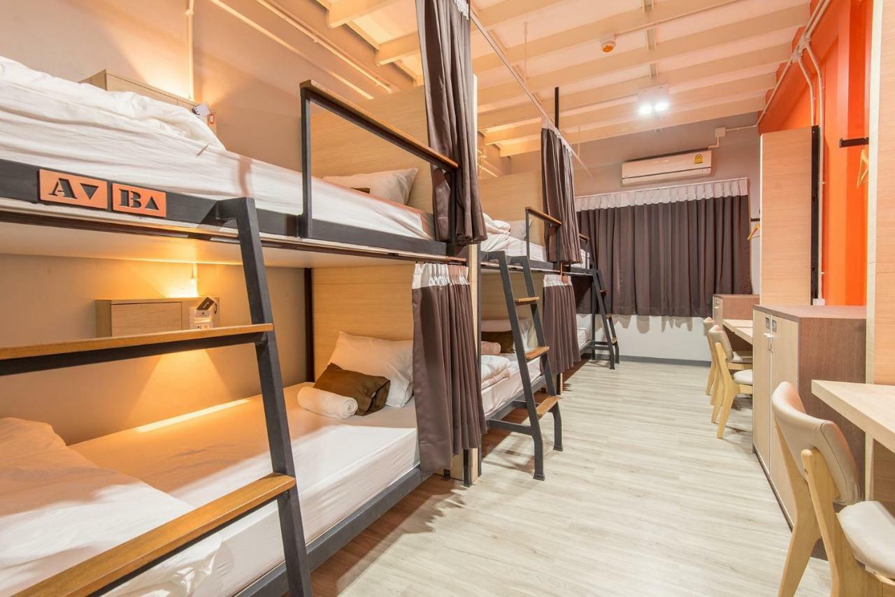 Siam Stadium Hostel Bangkok Eksteriør billede
