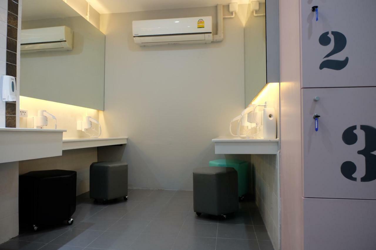 Siam Stadium Hostel Bangkok Eksteriør billede