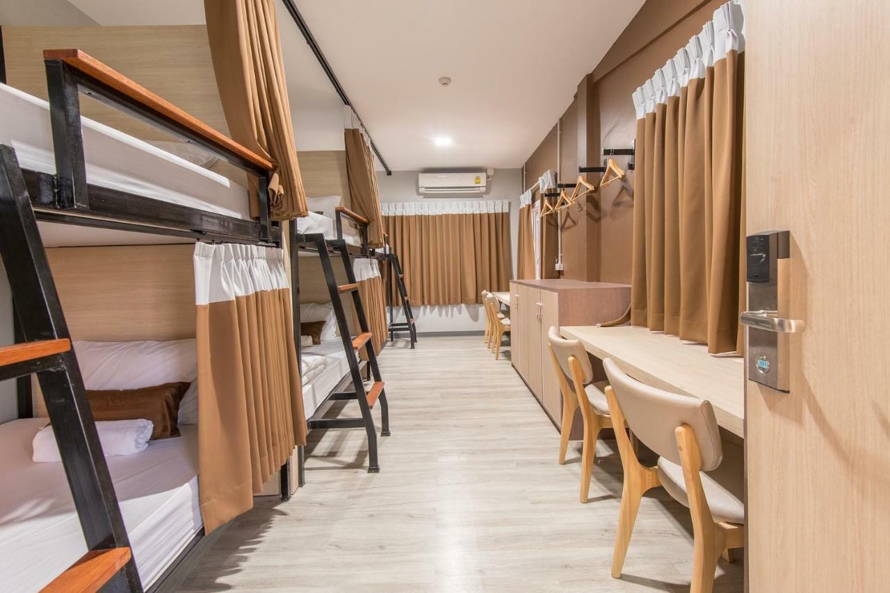 Siam Stadium Hostel Bangkok Eksteriør billede