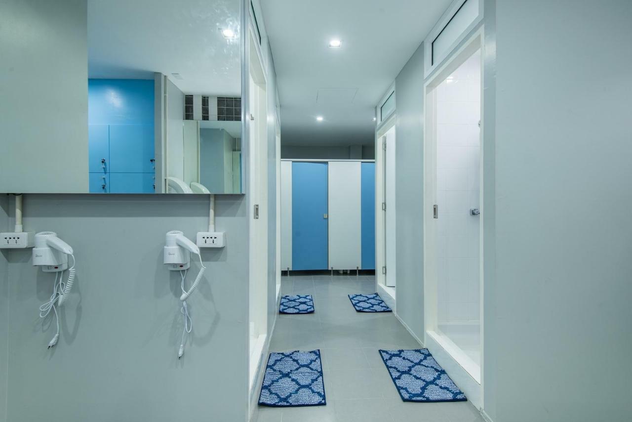 Siam Stadium Hostel Bangkok Eksteriør billede